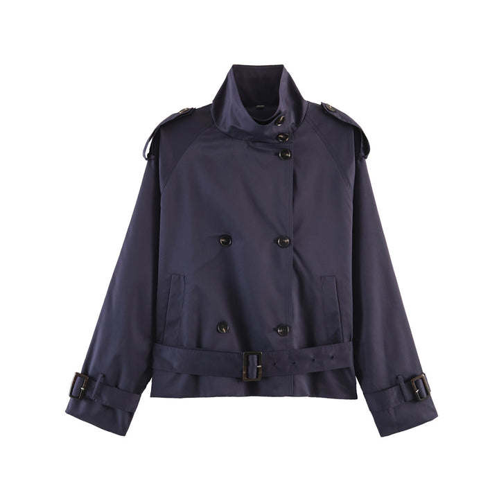 Damen 20+ kurzer Doppelreiher Trenchblouson im Boxy‑Cut mit Stehkragen Schulterklappen und verstellbarem Taillengürtel Echo Archiv