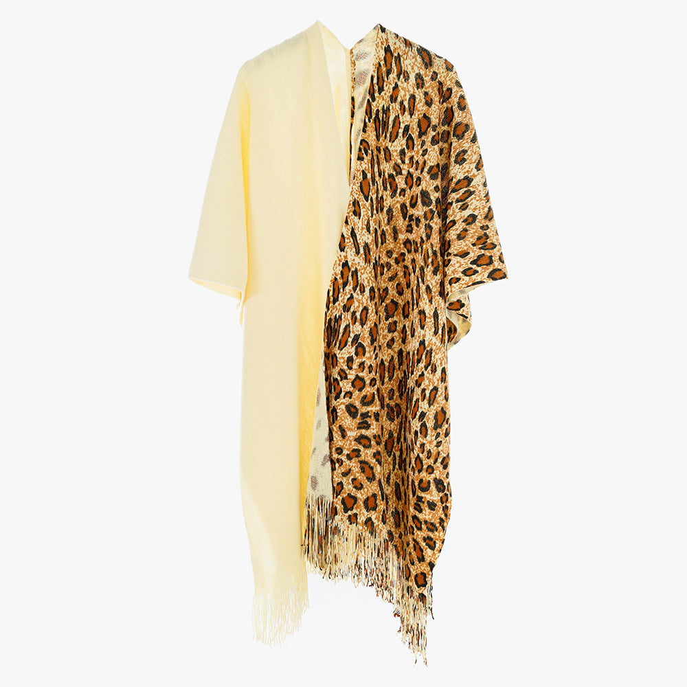 Damen Reversibler Capeponcho mit Leo-Jacquard, Fransen und kastigem Oversize-Schnitt – Célinea