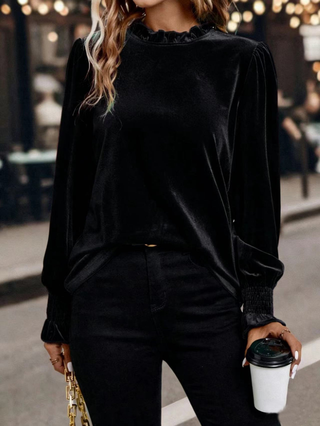 Damen Samtbluse mit Rüschenkragen, Ballonärmeln und Stretch-Smock-Bündchen – Élovi