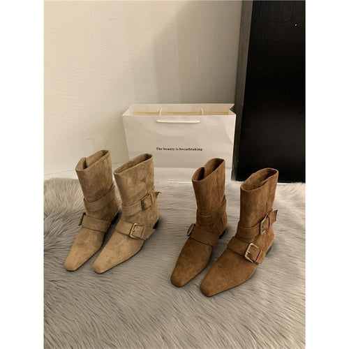 Damen Biker-inspirierte Mid-Boots aus Velourslederoptik mit spitzer Kappe und verstellbaren Gürtelschnallen – Lioré