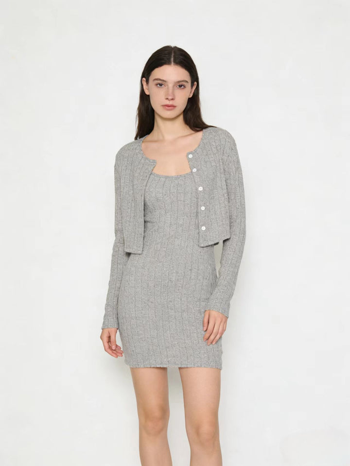 Damen Figurbetontes Strickkleid mit passender Strickjacke Echo Archiv