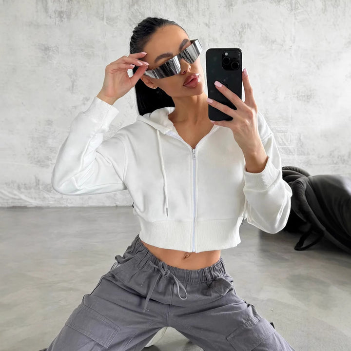 Damen Cropped Kapuzenjacke mit kurzem Reißverschluss und breitem Rippbund – Auréline