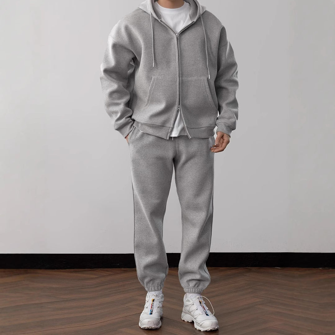 Herren bequeme Freizeitjacke mit passender Jogginghose Echoarchiv
