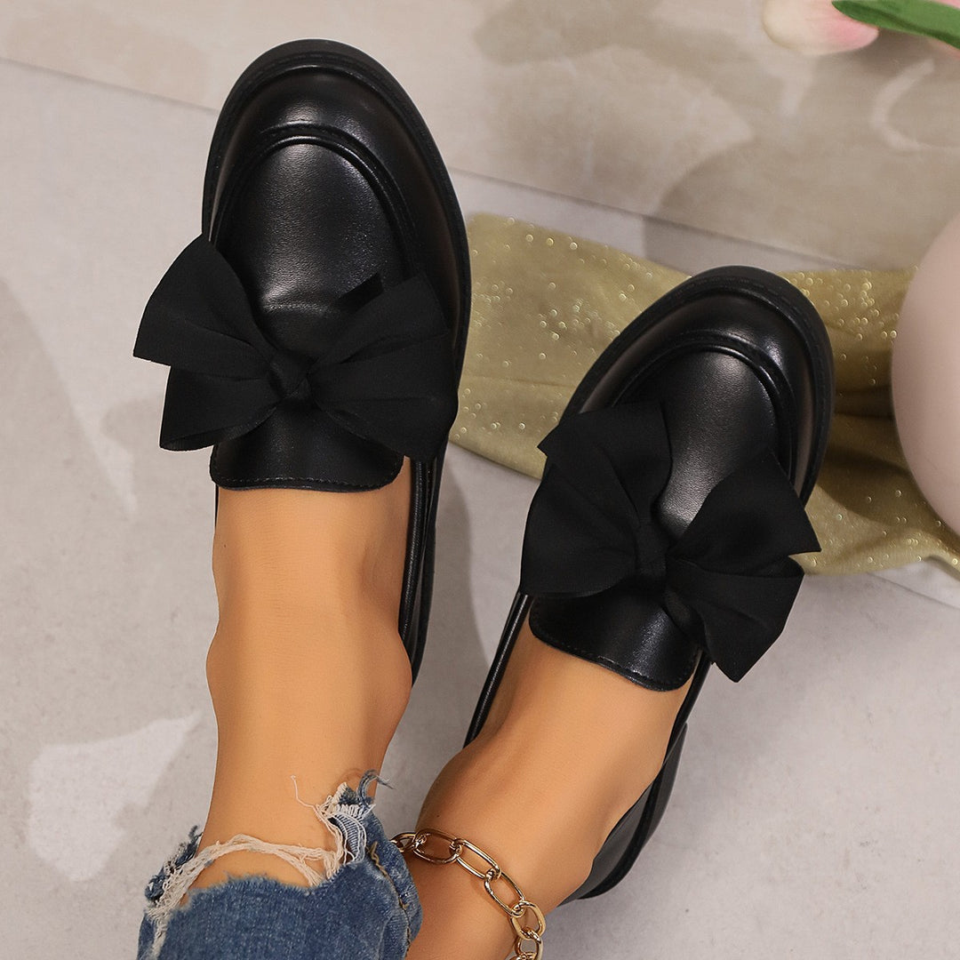 Damen nan Lack-Loafer mit auffälligem Kettendetail und gepolsterter Plateau-Laufsohle Echo Archiv