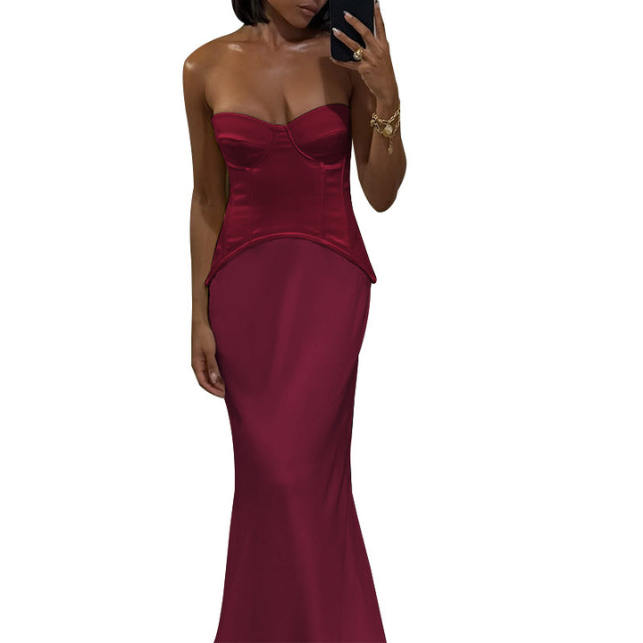 Damen Elegantes Bodenkleid mit strategisch platzierten Schnürdetails Echo Archiv