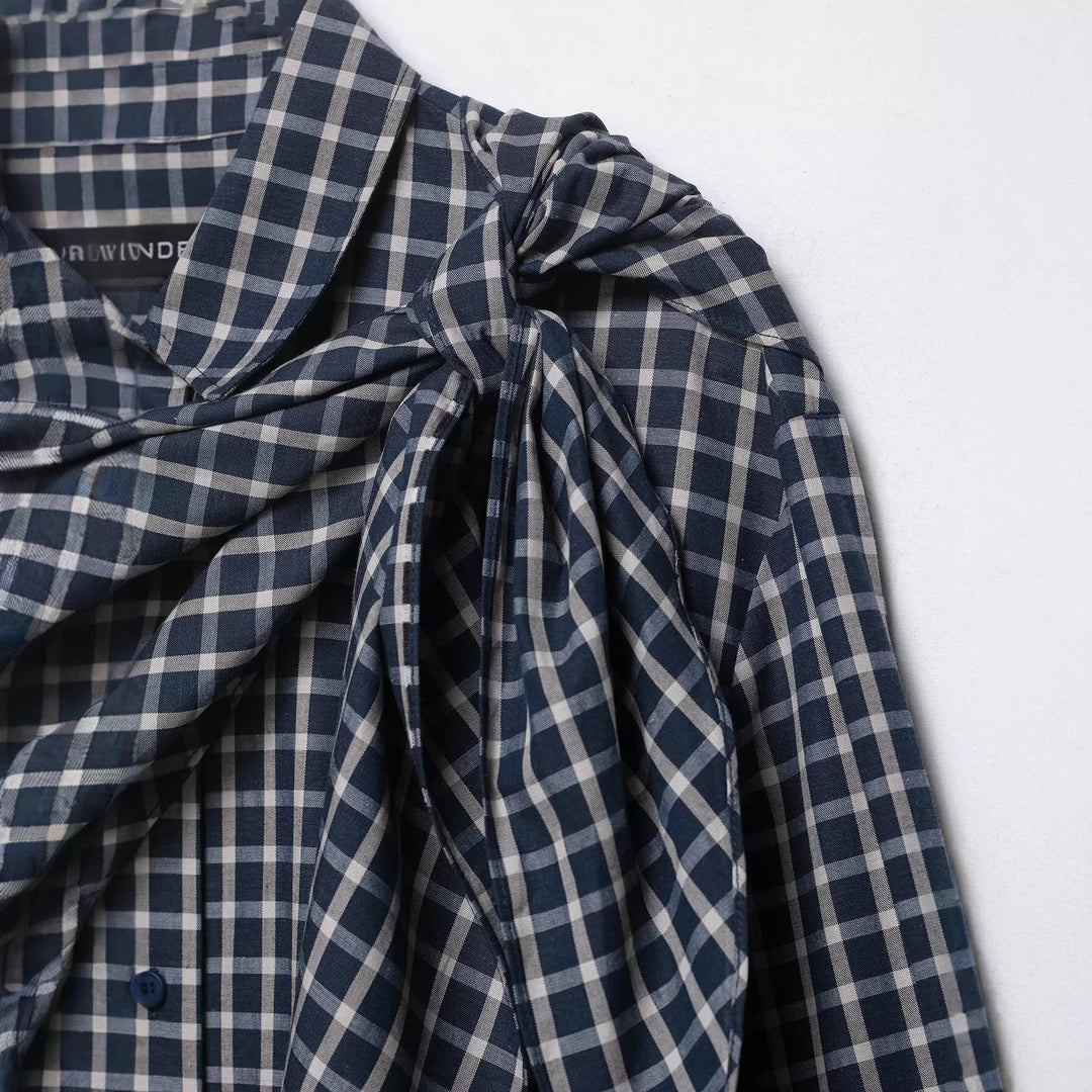 Damen Karierte Bluse mit asymmetrischem Schal‑Drapé und Hemdkragen Echoarchiv