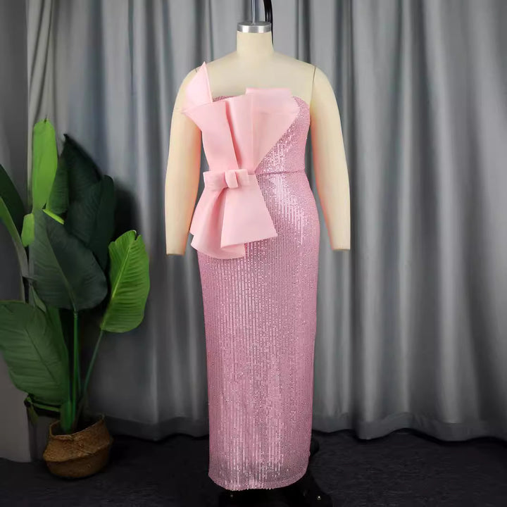 Damen glitzerndes Abendkleid mit asymmetrischem Design und extravaganten Rüschen Echo Archiv