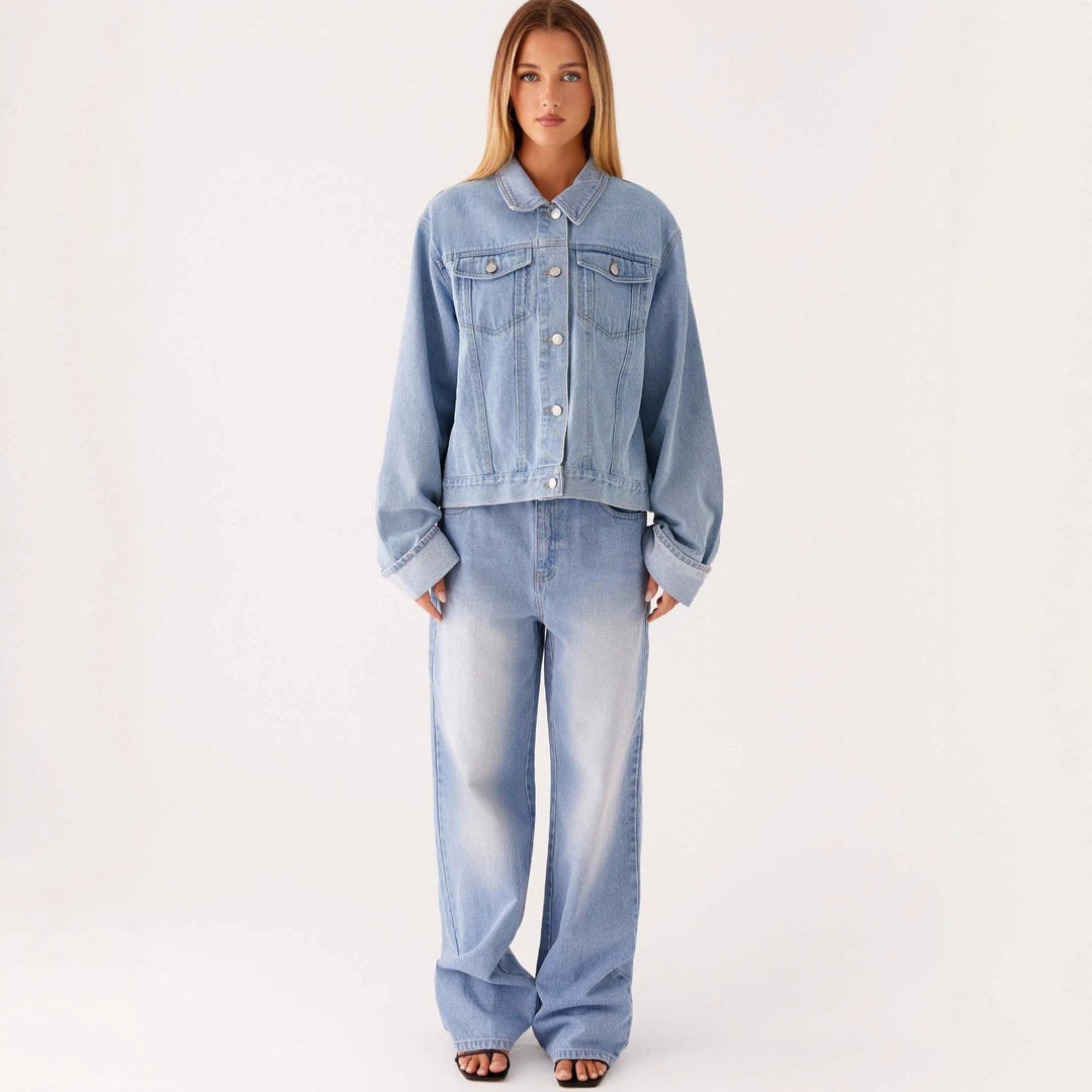Damen trendige Denimjacke im lässigen Schnitt mit aufgesetzten Taschen und Knopfdetails Echo Archiv