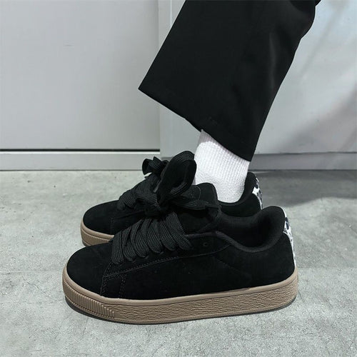 Damen Lifestyle Sneakers mit dicker Gummisohle und weichem Wildleder-Obermaterial Echo Archiv