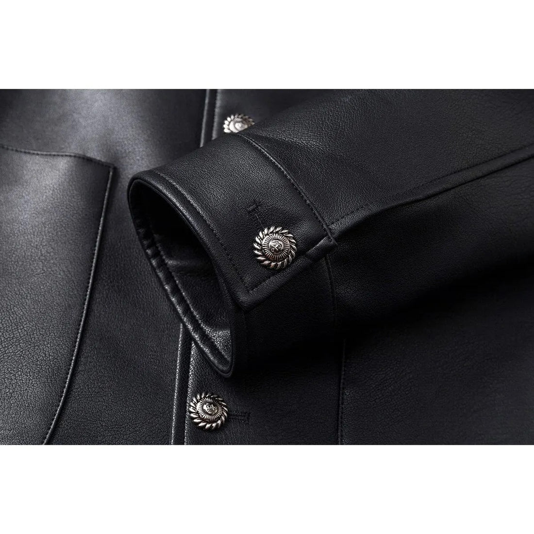 Herren Minimalistische Kunstleder-Überhemdjacke mit feiner Narbung, Metallknöpfen & geradem Schnitt Echoarchiv