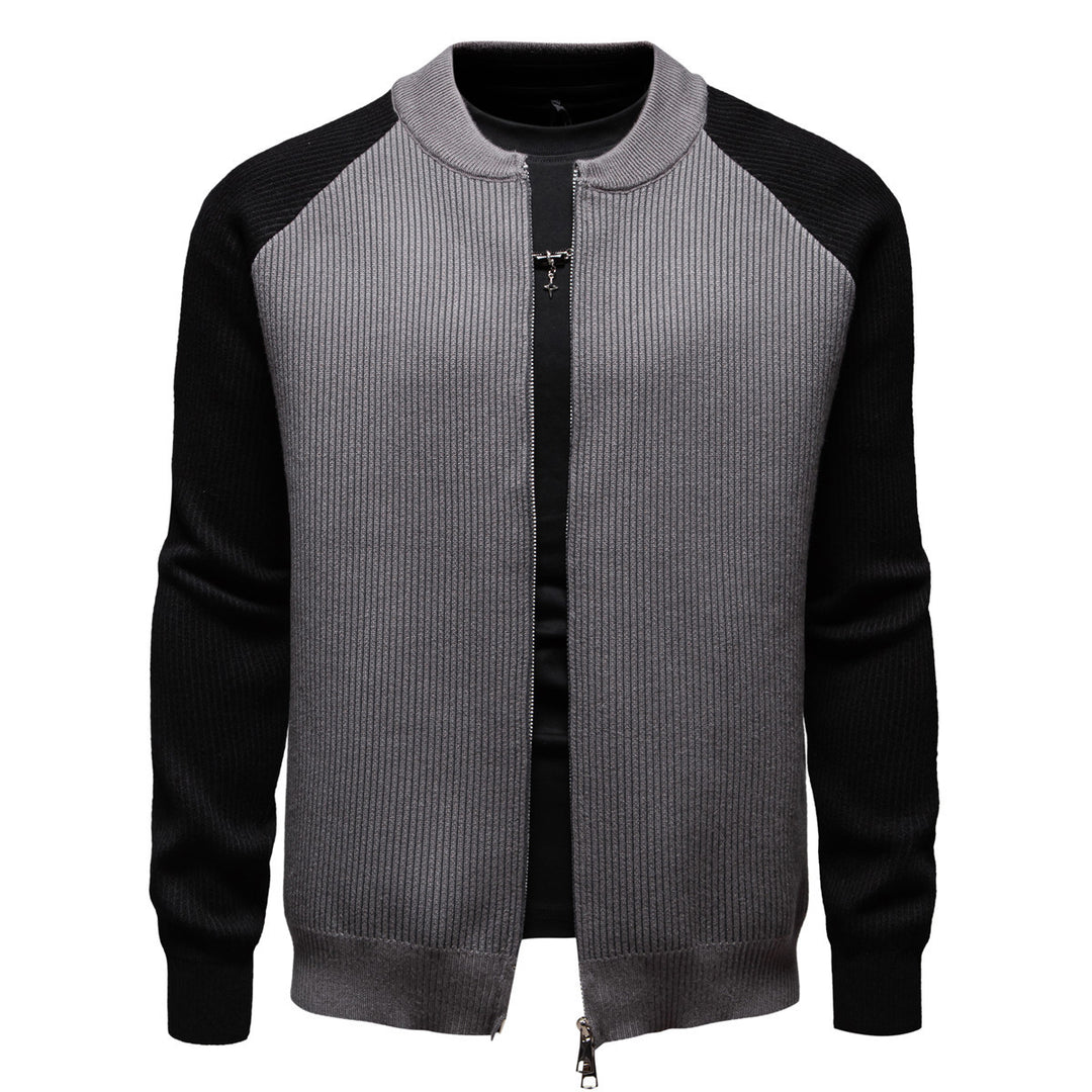Herren modische Strickjacke mit durchgehendem Reißverschluss und kontrastierenden Ärmelstrukturen Echoarchiv