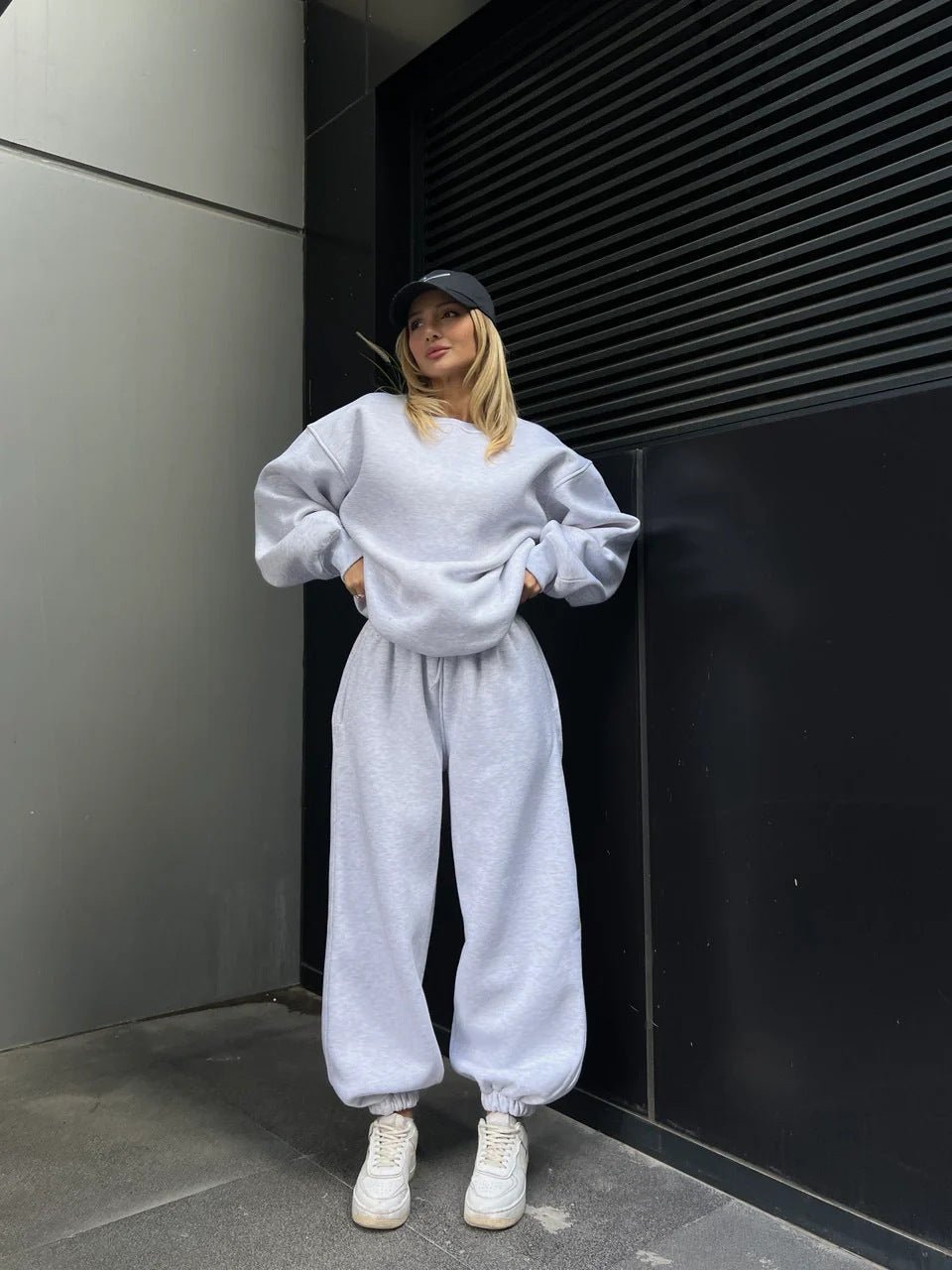 Damen Sportlicher Oversized Kapuzenpullover und Freizeithose Set Echo Archiv