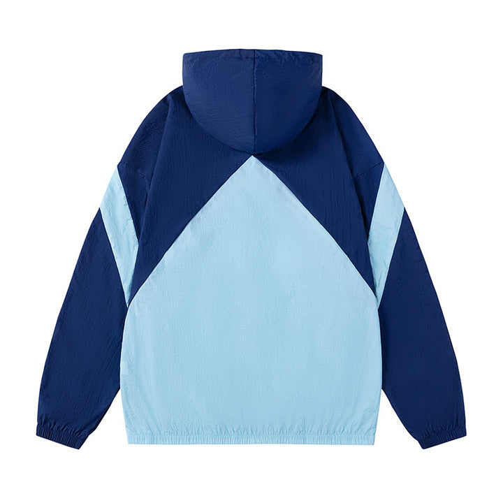 Herren sportliche Windjacke mit verstellbarem Kapuzensystem und reflektierenden Details Echoarchiv