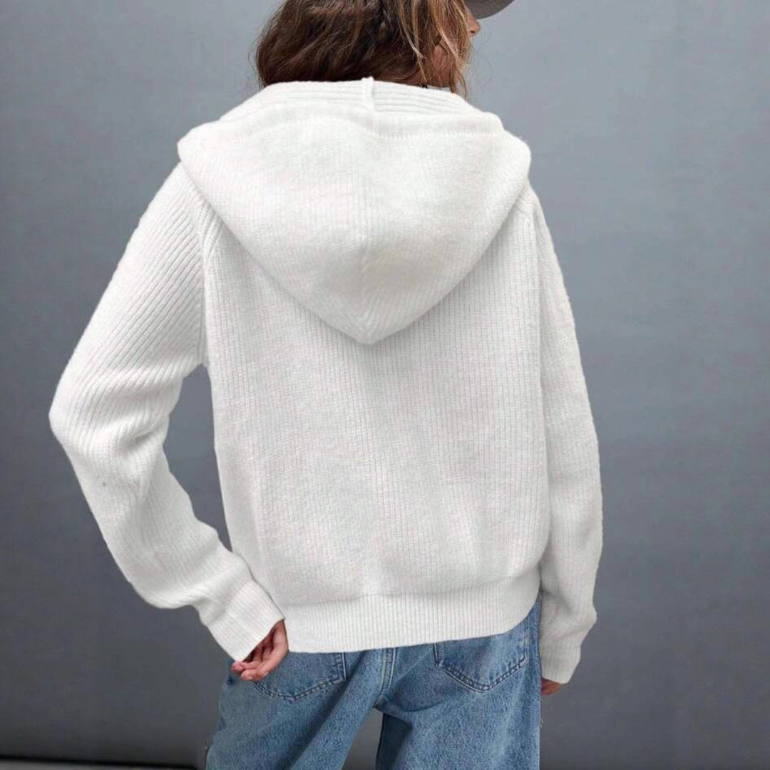 Damen Zip-Kapuzenjacke aus feinem Rippenstrick mit verlängerten Bündchen – Célinea