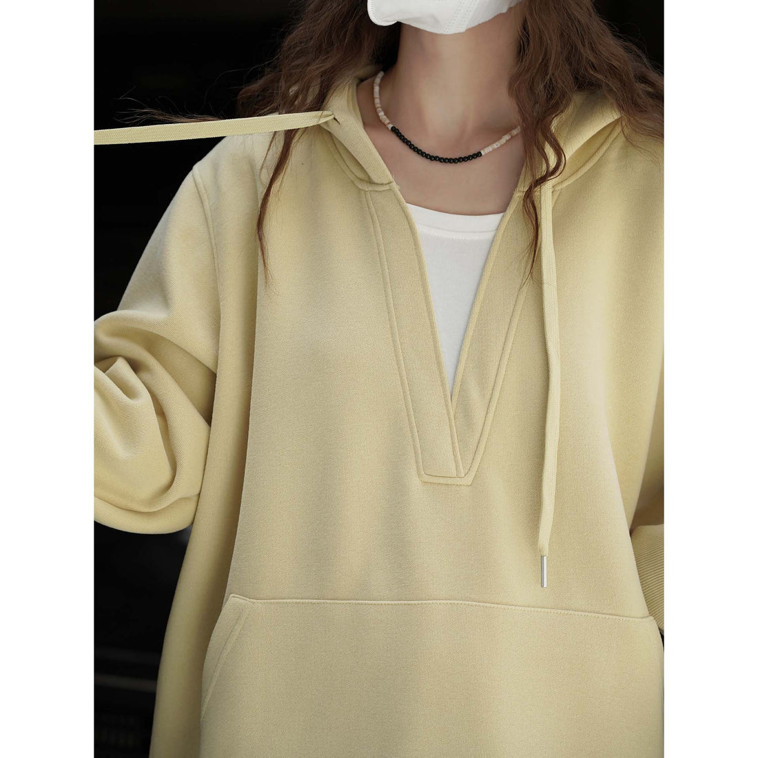 Damen Oversize-Hoodie mit V‑Ausschnitt und Kängurutasche Echoarchiv