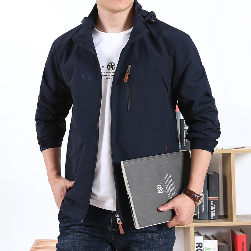 Herren Leichte Kapuzen-Windjacke mit Brust-Reißverschluss und Elastischen Bündchen Echoarchiv