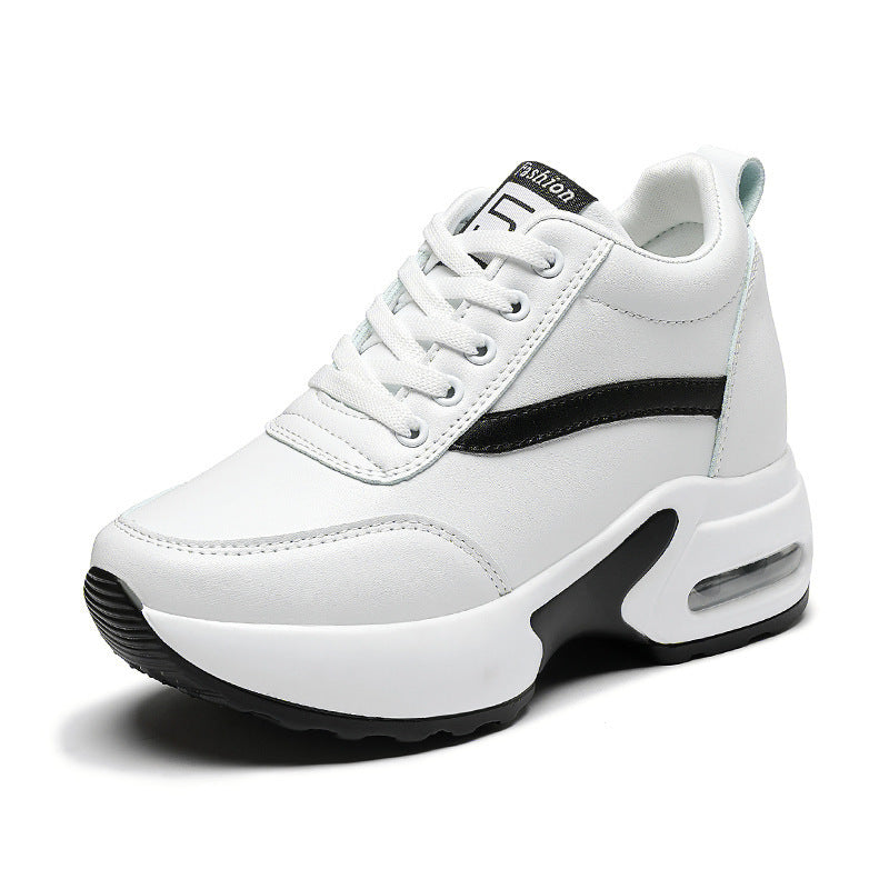 Damen nan urbaner Plateausneaker mit luftgeformter Zwischensohle und geschwungener Seitenapplikation Echo Archiv