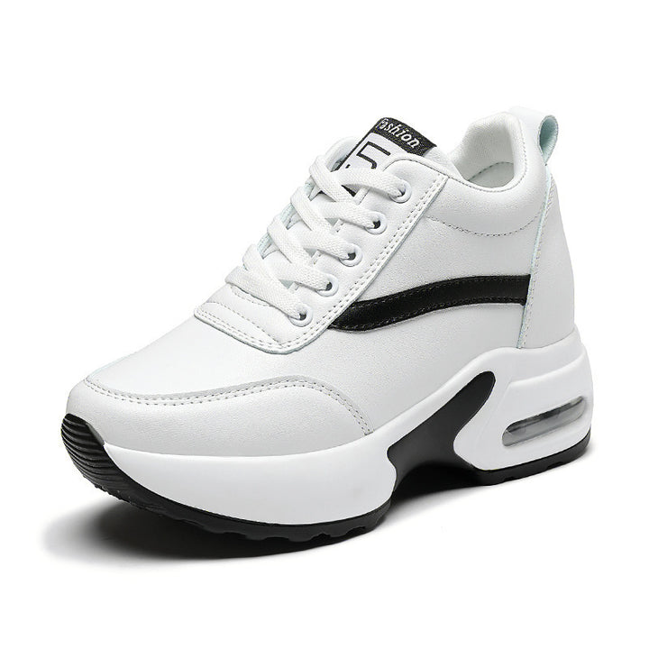 Damen nan urbaner Plateausneaker mit luftgeformter Zwischensohle und geschwungener Seitenapplikation Echo Archiv