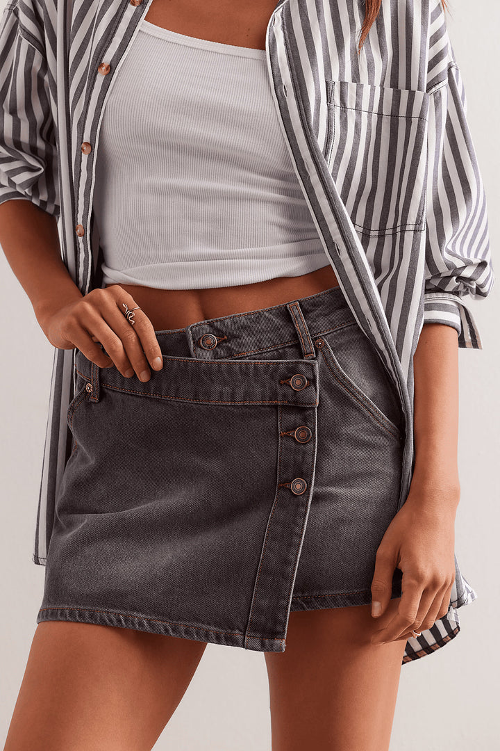 Damen modischer A-Linien-Denimrock mit asymmetrischem Knopfdesign und praktischen Taschen Echo Archiv