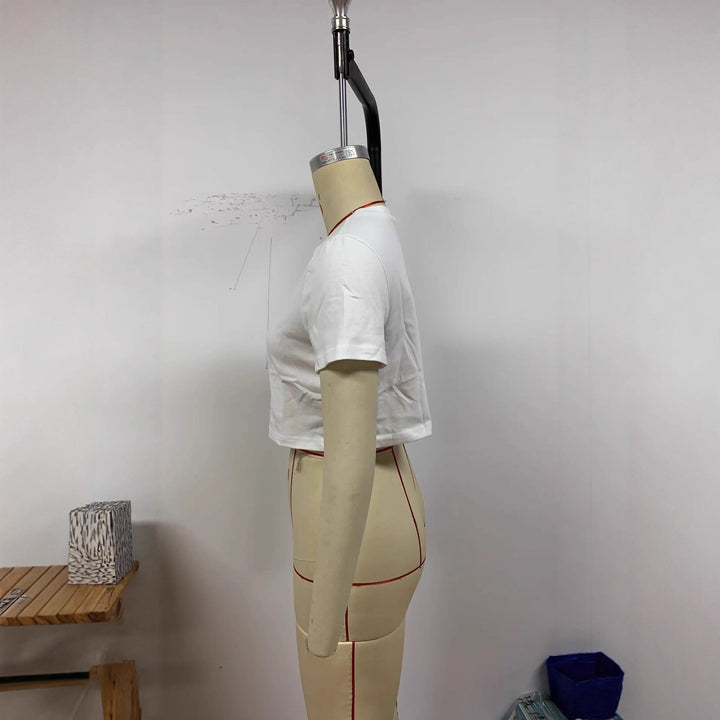 Damen Crop-T-Shirt mit hautsympathischem Baumwollmaterial und modernem Schnitt Echo Archiv