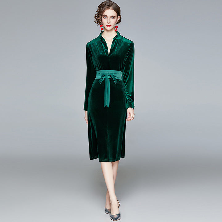 Damen Samt-Midikleid mit Stehkragen und tailliertem Bindegürtel – Élara
