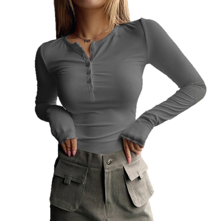 Damen Figurnahe Rippstrick-Henleyshirt mit Knopfleiste und Langarm – Avérine
