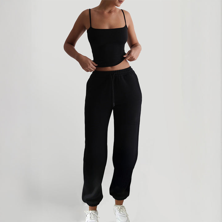 Damen Sportliches Zweiteiliges Set mit schmalem Oberteil und bequemen Hosen Echo Archiv