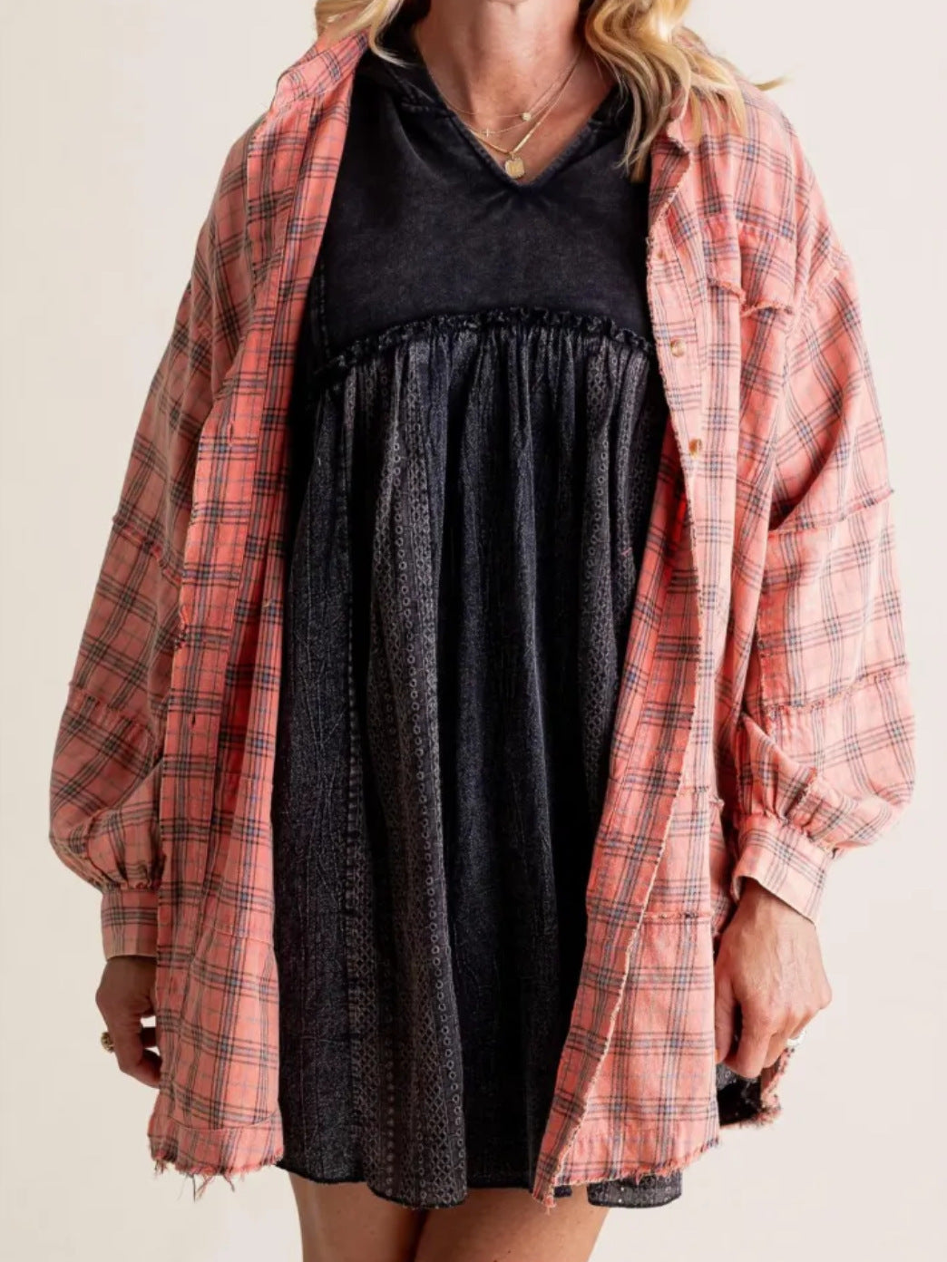 Damen nan oversized Karo-Überhemd mit Fransenbesatz, Brusttaschen und lockerer Passform Echo Archiv