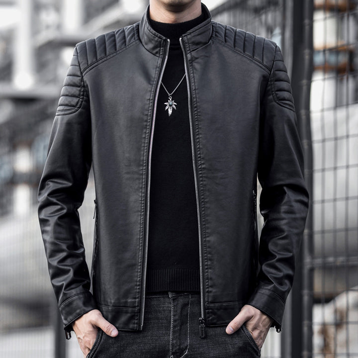 Herren Lederoptik-Bomberjacke mit gesteppter Schulterpartie und Stehkragen – Brevano