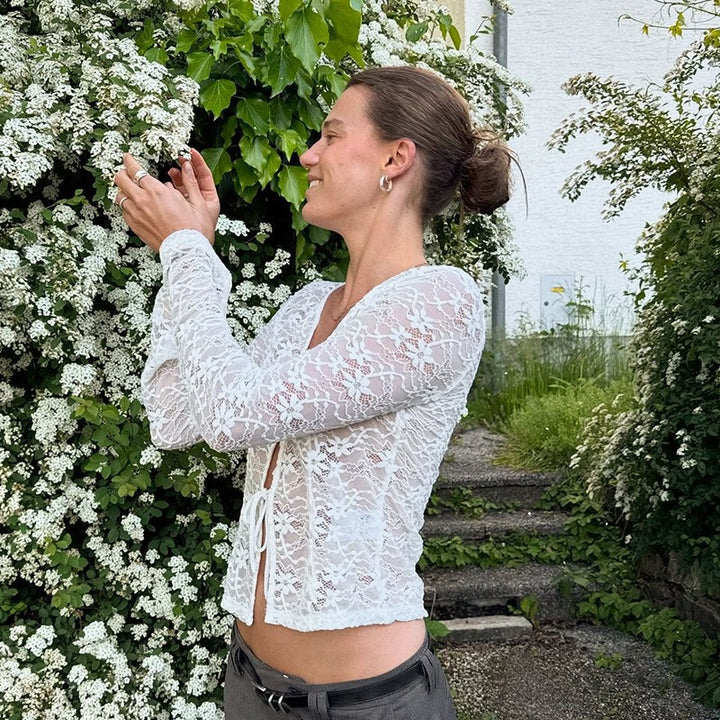 Damen Spitzenbluse mit elegantem Schnürverschluss Echo Archiv