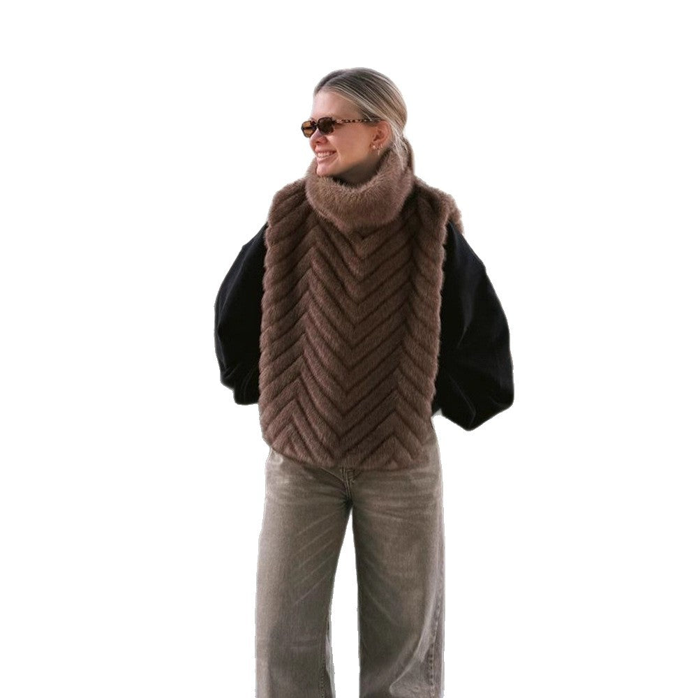 Damen Gefüttertes Pelzponcho mit hohem Rollkragen & Chevron-Struktur Echoarchiv
