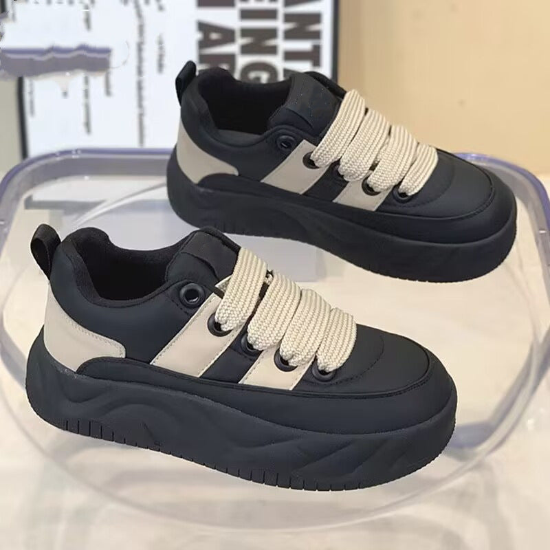 Damen Plattform Sneakers mit dickem Gummi-Style und farblich abgesetzten Details Echo Archiv
