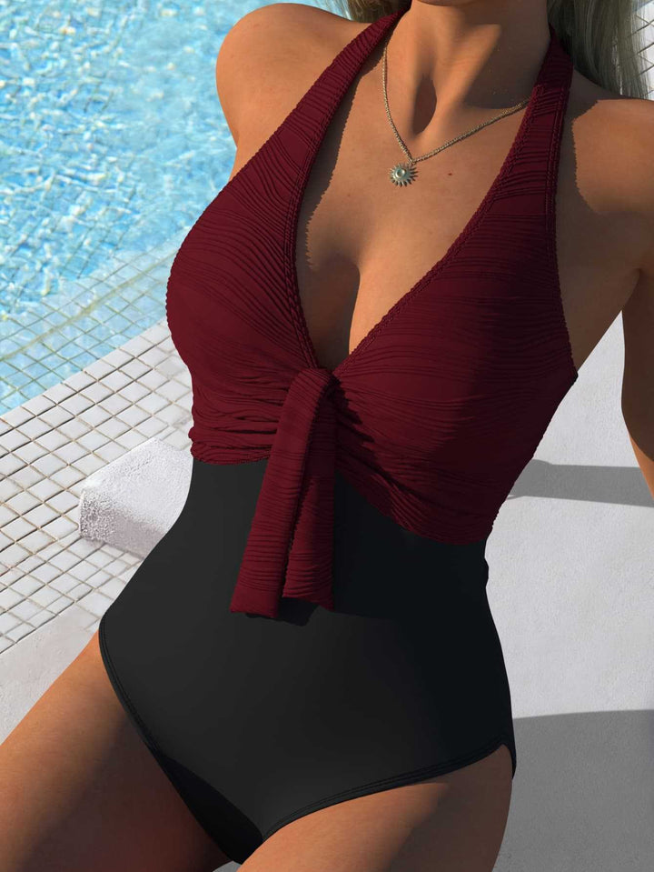 Damen Einteiliger Badeanzug mit ruftiger Chiffon-Oberfläche und elegantem Knoten-Detail Echo Archiv