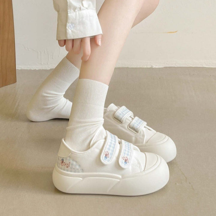 Damen Bequeme Sneaker mit verstellbarem Klettverschluss und floralen Applikationen Echo Archiv