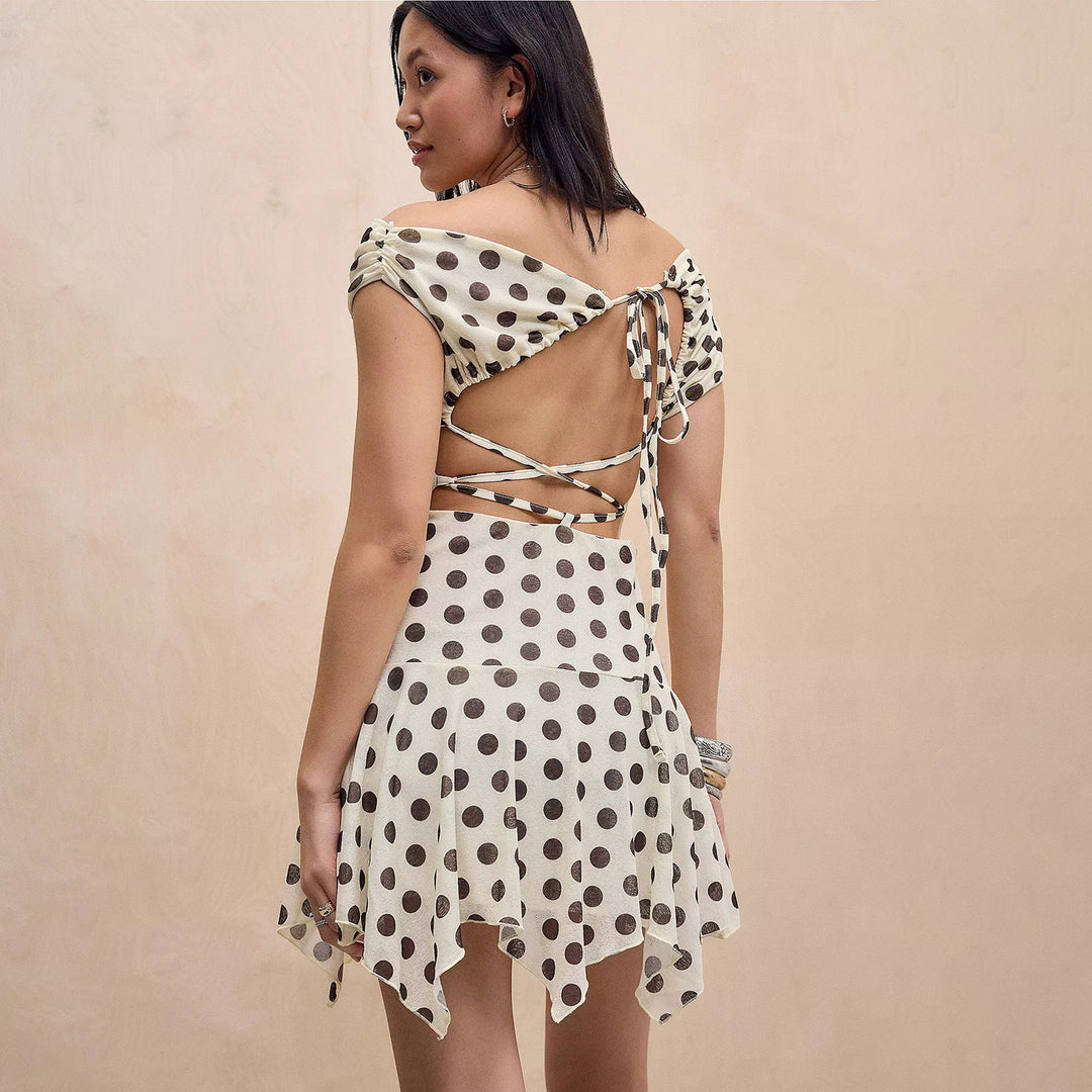 Damen verspieltes Polka Dot Kleid mit leichtem Stoff und tiefem V-Ausschnitt Echo Archiv