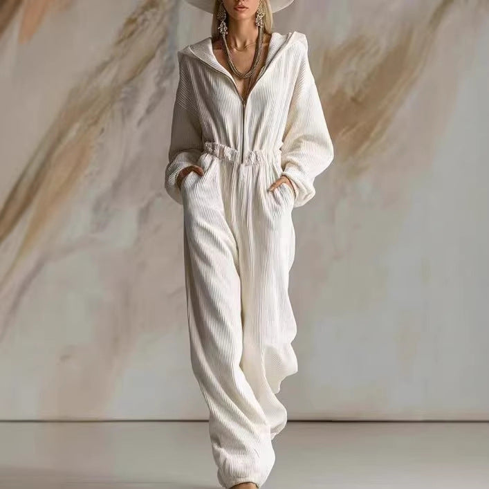 Damen Plissierter Kapuzen-Jumpsuit mit Reißverschluss und elastischer Taille – Solévia