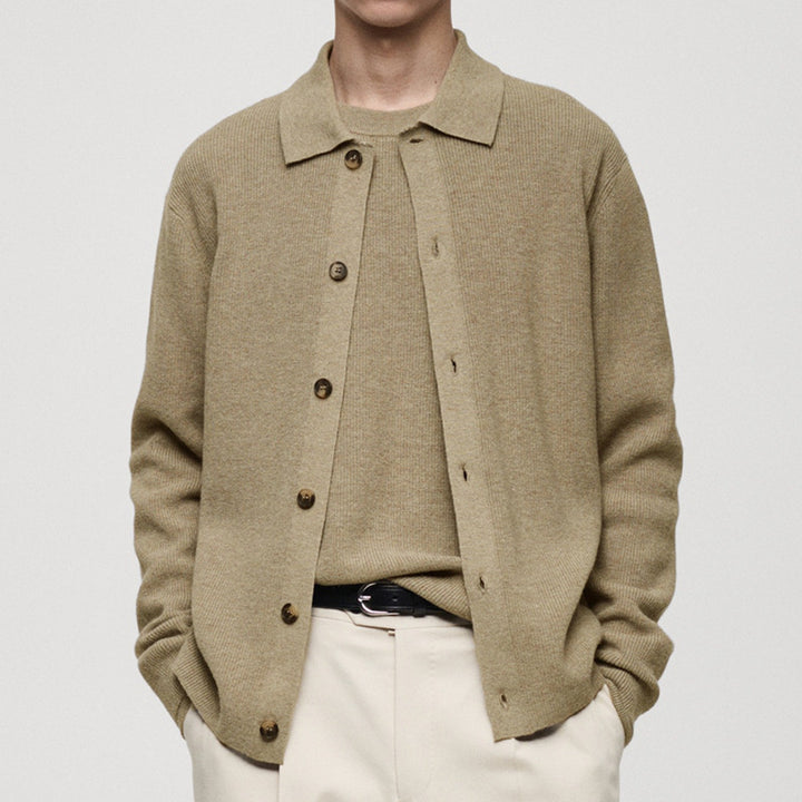 Herren Strickjacke mit modernem Kragen und hochwertigen Knöpfen Echoarchiv