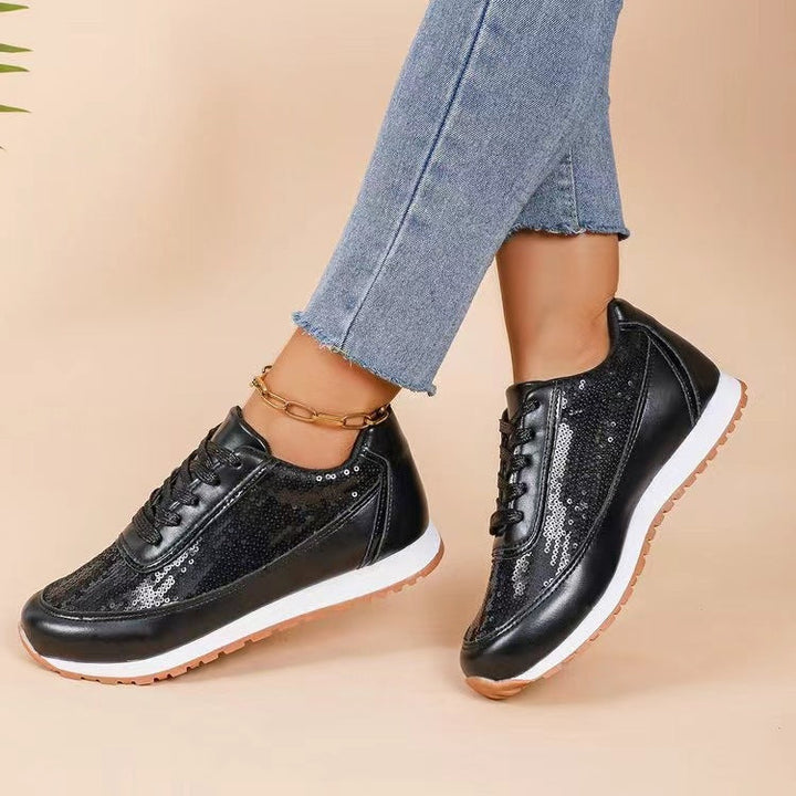 Damen modische Sneaker mit schimmerndem Obermaterial und rutschfester Sohle – Névara