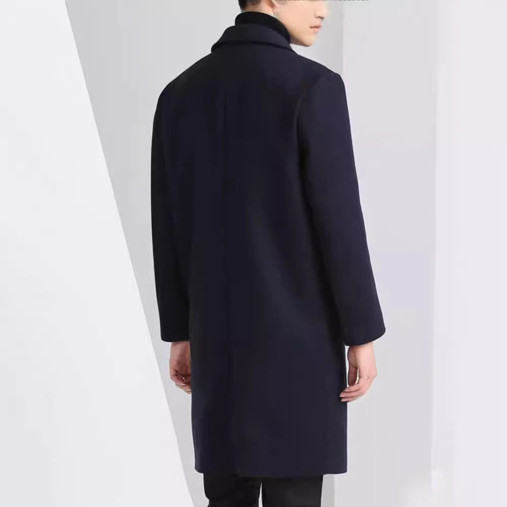 Herren eleganter Wollmantel mit klassischem Schnitt und praktischen Taschen Echoarchiv
