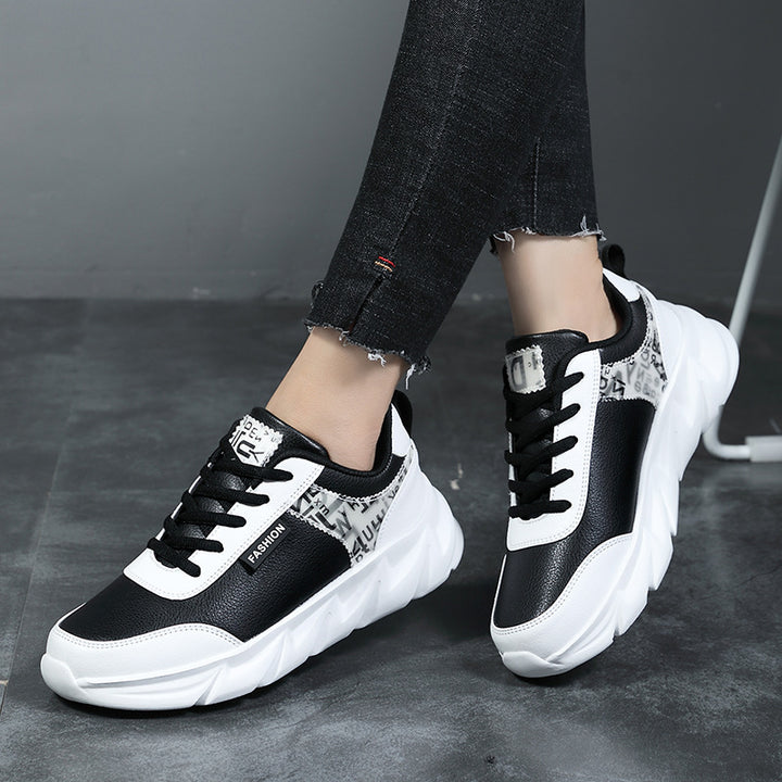 Damen nan urbaner voluminöser Sneaker mit weichem Kunstfellfutter, gepolstertem Einstieg und markanter Profilsohle Echo Archiv