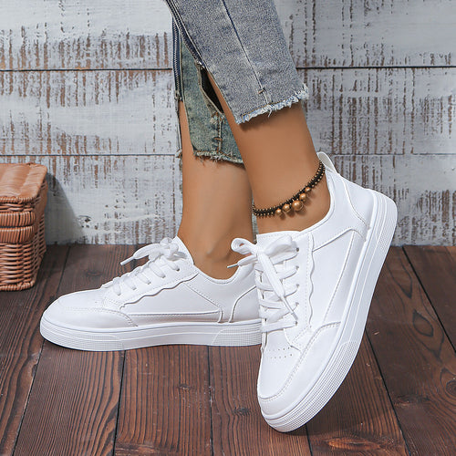 Damen Plateau‑Sneaker mit minimalistischer Lederoptik und gepolstertem Komfortfußbett – Névara