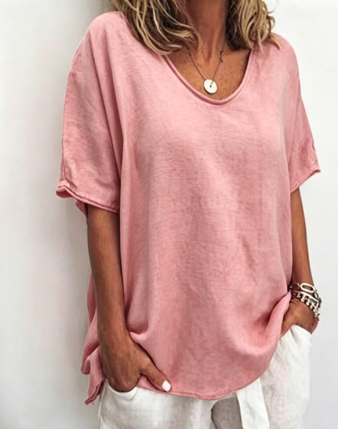 Damen nan weit geschnittenes Leinenmix-Relaxshirt mit Rundhalsausschnitt, überschnittenen Ärmeln und seitlichen Schlitzen Echo Archiv