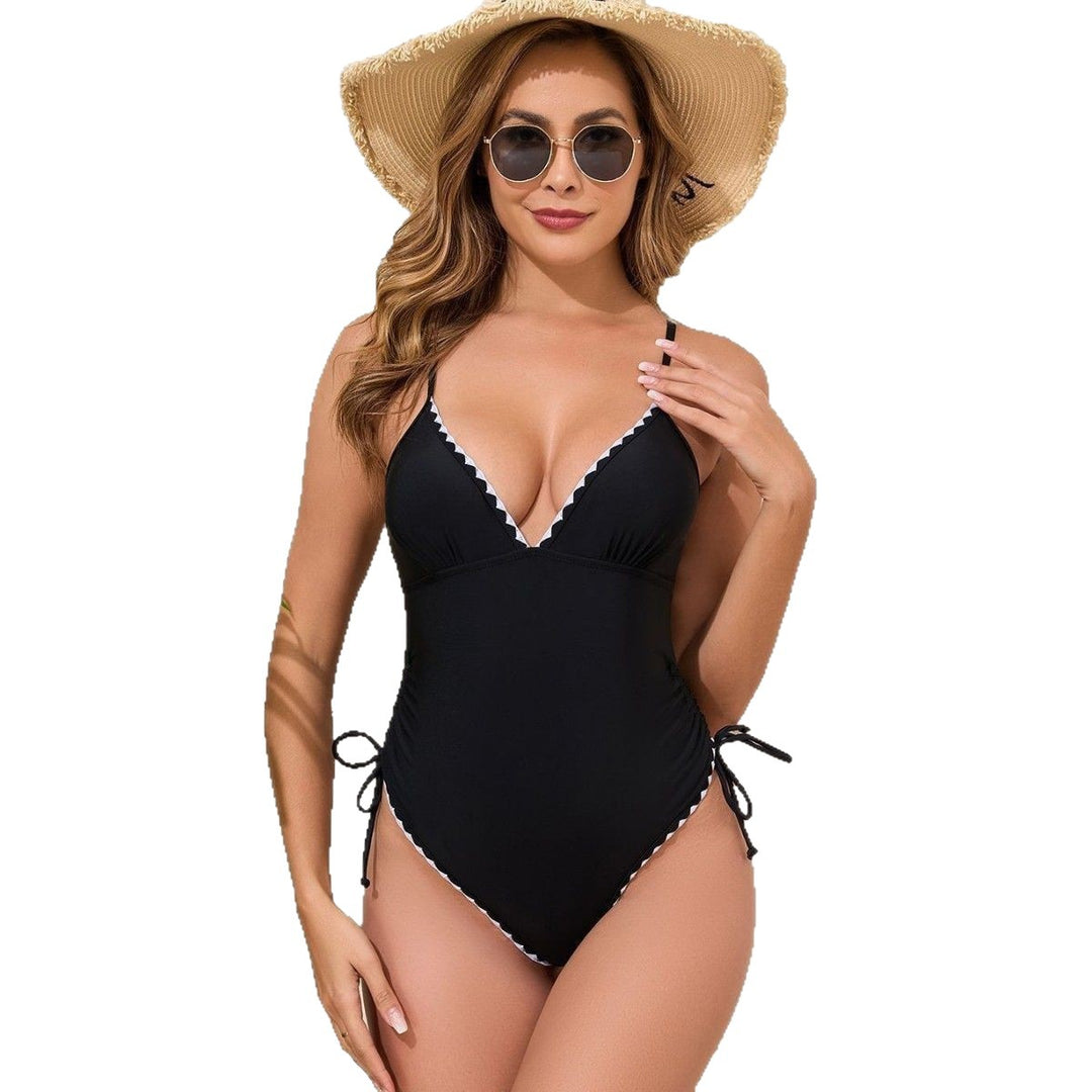 Damen Eleganter Einteiler mit verstellbaren Trägern und Rüschendetails Echo Archiv