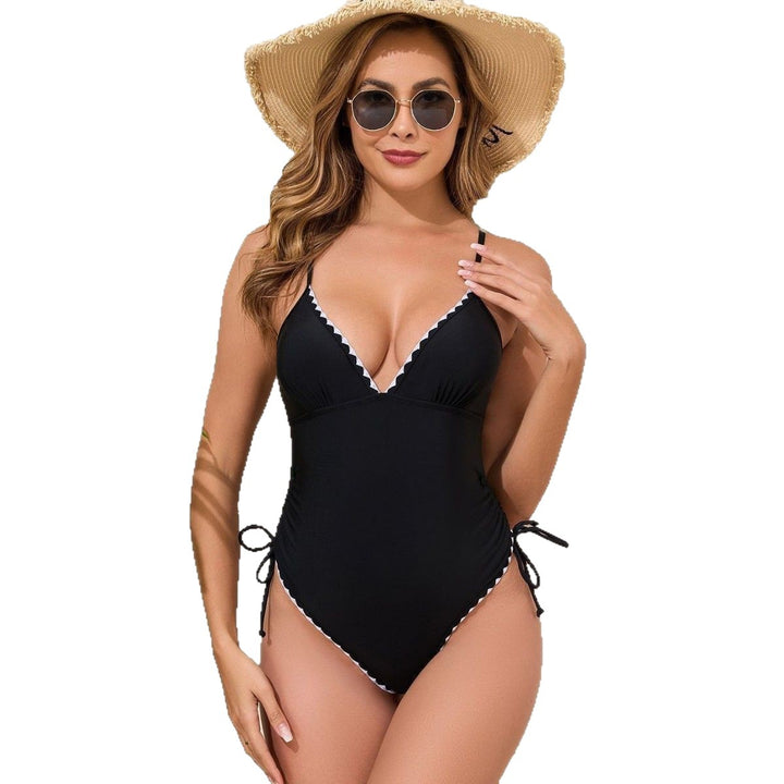 Damen Eleganter Einteiler mit verstellbaren Trägern und Rüschendetails Echo Archiv