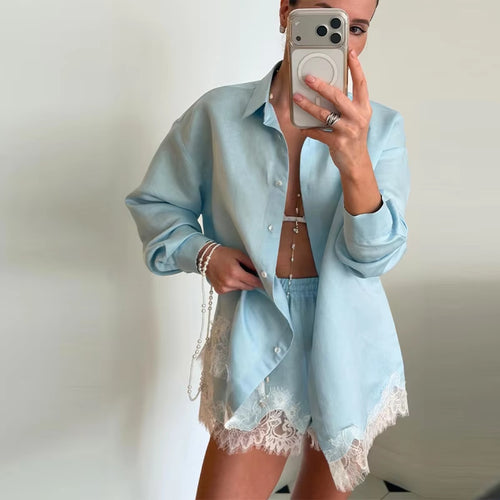 Damen nan zweiteiliges Satin-Pyjama-Set mit Hemdbluse, Gummibund-Shorts und Spitzenbesatz Echo Archiv