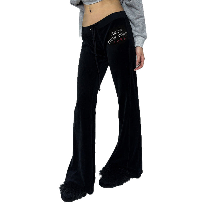 Damen nan weite Velours-Loungehose mit Tunnelzugbund, Kordelzug und dezenter Logo-Stickerei Echo Archiv