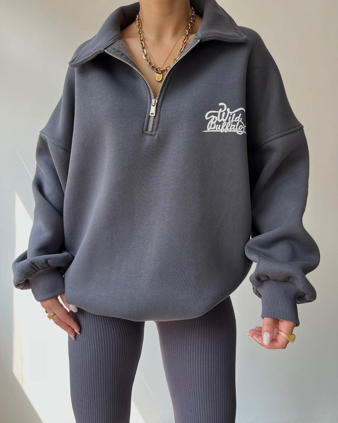 Damen Oversized Halbzip-Sweatshirt mit Stehkragen und gesticktem Logo Echoarchiv