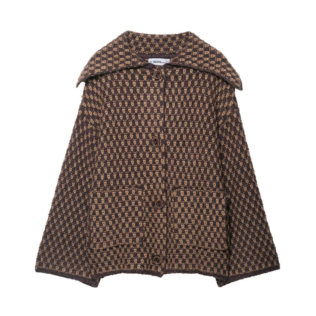 Damen nan kastige Bouclé-Tweedjacke mit großem Umlegekragen, aufgesetzten Taschen und dekorativen Holzknöpfen Echo Archiv
