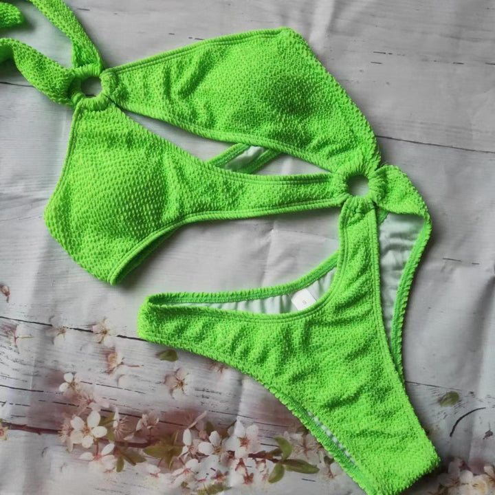 Damen Triangel-Bikini mit aufregendem Cut-Out und elastischem Stoff Echo Archiv