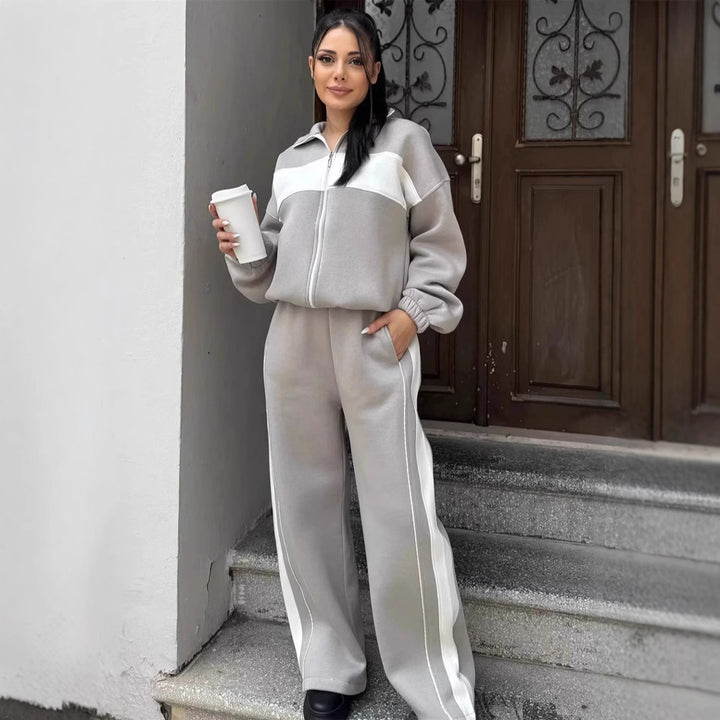 Damen Komfortables Campus-Lounge-Set mit kurzem Reißverschluss-Top und Seitenstreifen-Jogger – Avérine